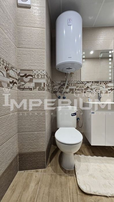 Чисто нов ТРИстаен, ЮЖЕН апартамент * СРЕДЕН ЕТАЖ * АСАНСЬОР, Базар Л