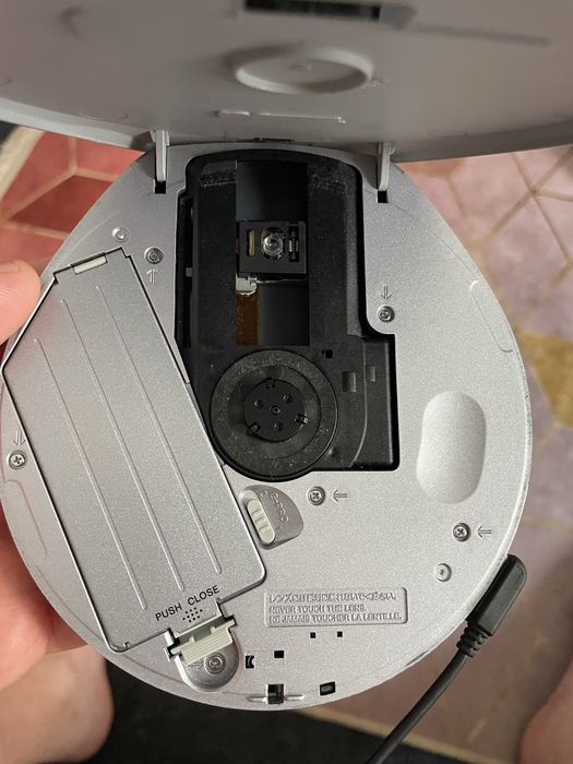 cd player portabil sony walkman D-EJ925