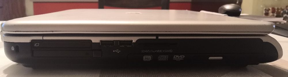 Продавам лаптоп HP Pavilion zv6000