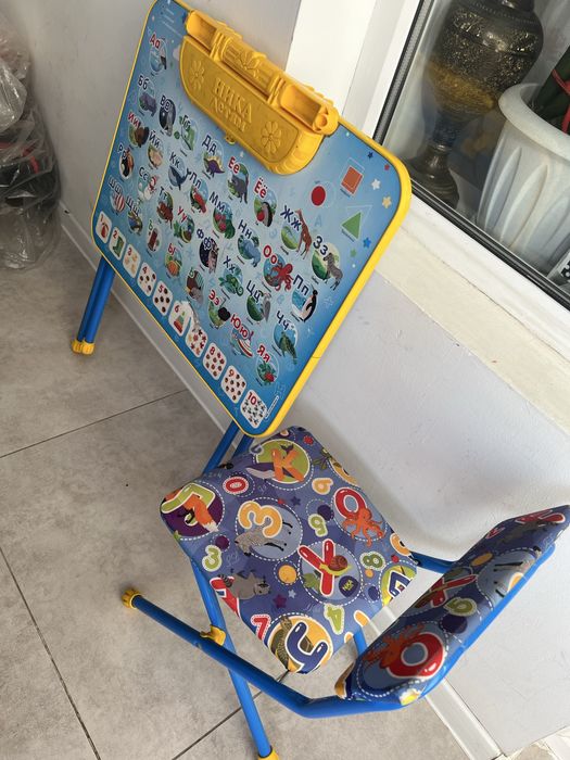 Продам стол+стульчик срочно