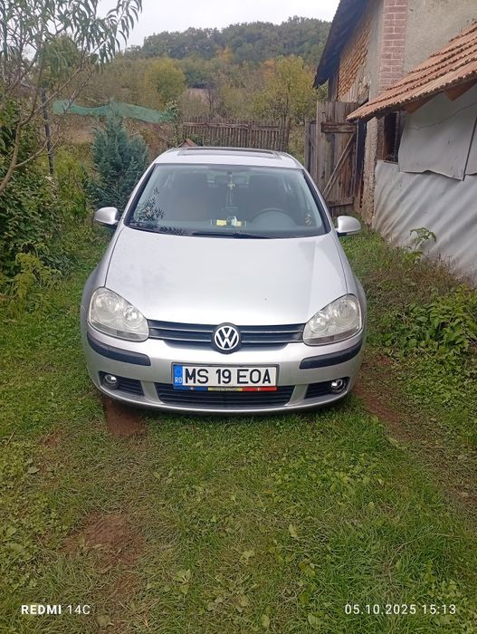 Vând sau schimb Golf v