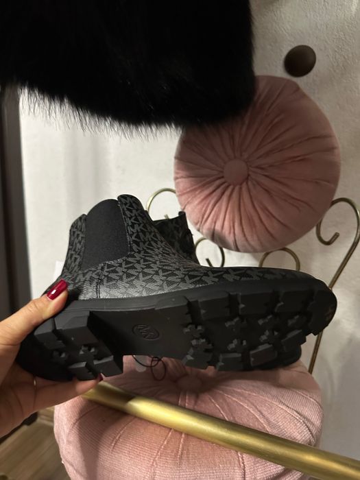 Боти Michael Kors