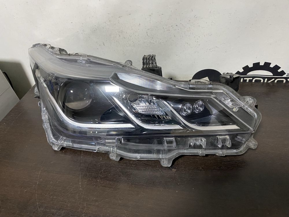 Far dreapta cu led si halogen Toyota Corolla E21 an 2019-2021