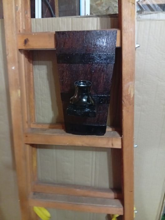 Битова лампа за стена