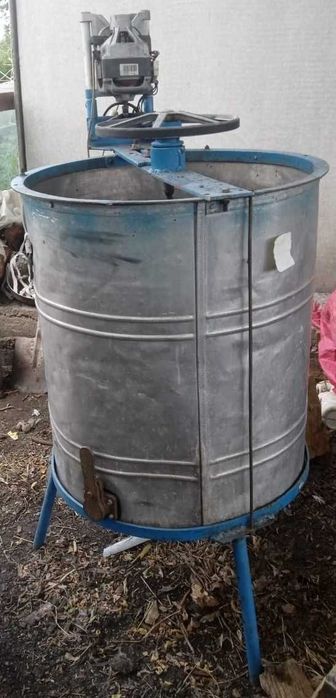 Продам медогонку.