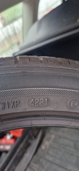 1 Anvelope Barum 245 40 R18 de vara . Dot 2021