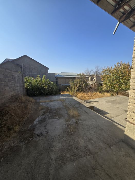 Ер участка сотилади 8,8 сотих Таунхаус курса булади 4 та Темуршох рест