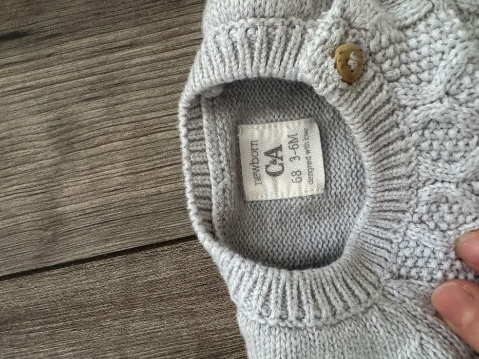 Сет от финно плетиво, панталон и пуловер в светло сив цвят. Р-р 3-6 М.