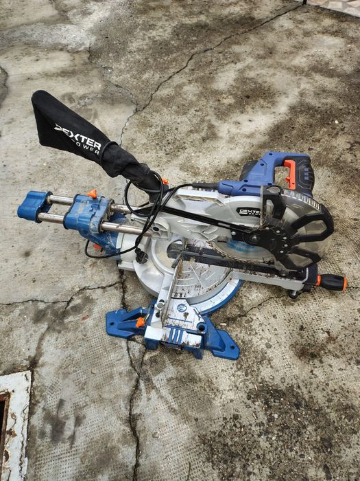 Ferăstrău circular Dexter Power 2000W