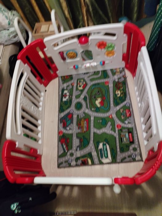 Țarc pentru bebelusi