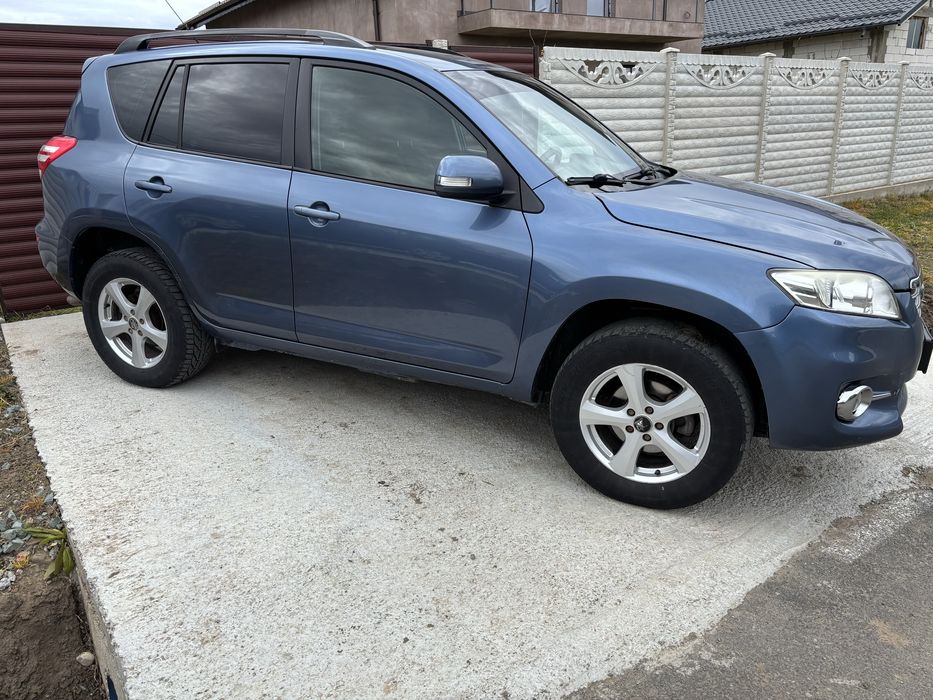 Toyota rav4 2011