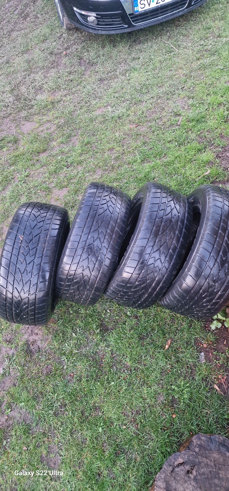 Vând  cauciucuri  Bridgestone  275/60R15