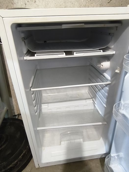 Хладилник марка Crown