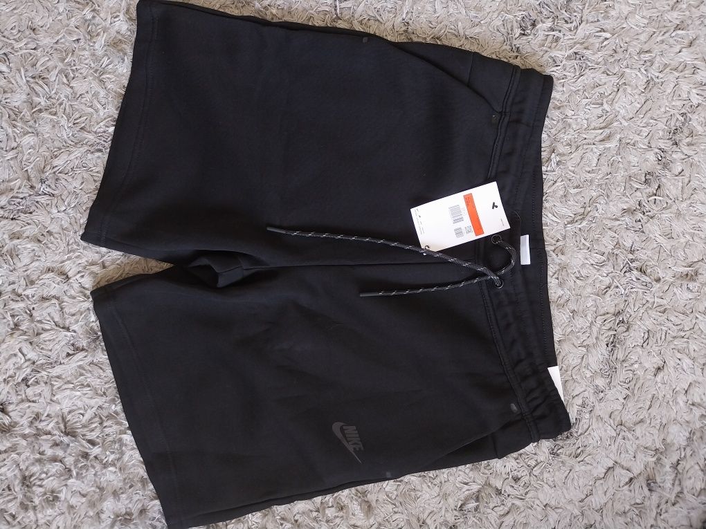 Nike tech fleece shorts / къси гащи