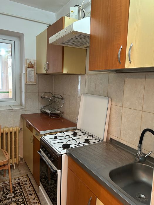 Închiriez apartament cu o cameră