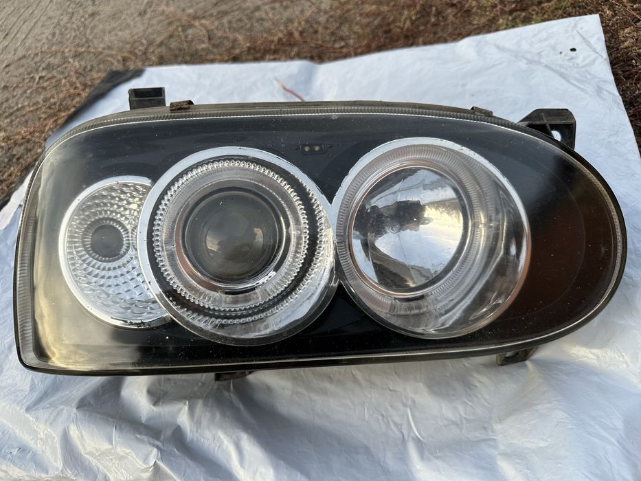 Продам Фару правая от Фолькваген Гольф -3