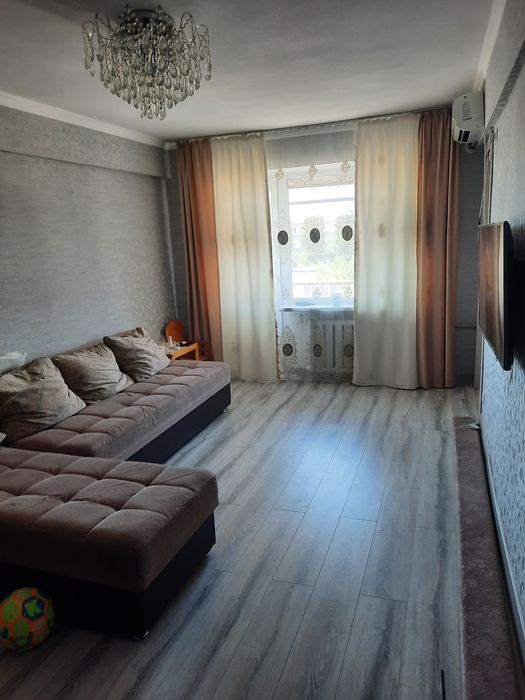 Продам 3-х комнатную квартиру в центре города.