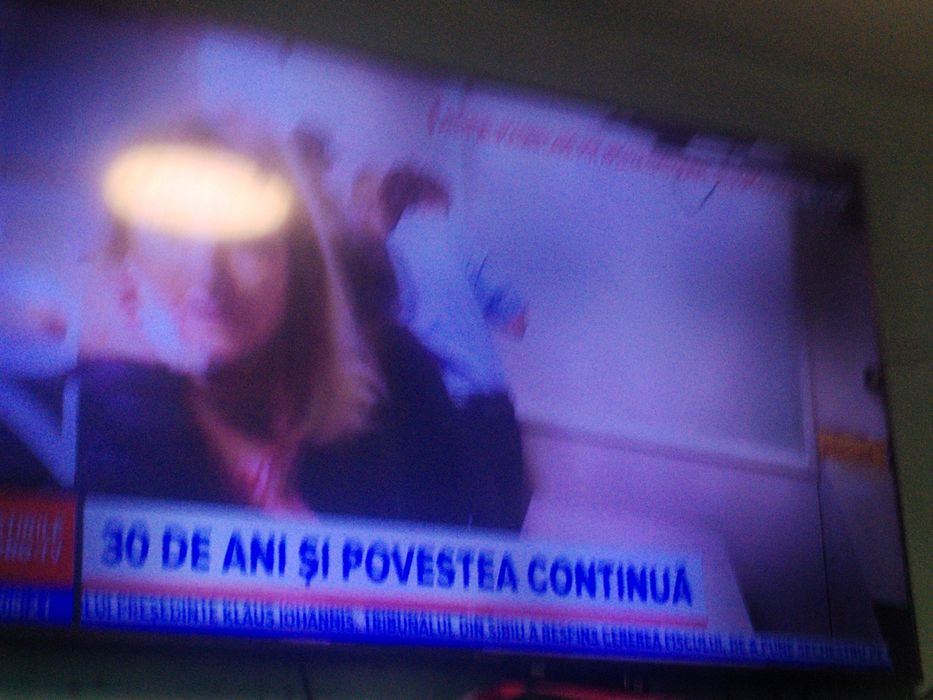 Vând TV Samsung negru