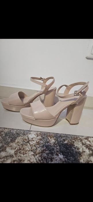 Sandale bej cu toc gros si inalt 38