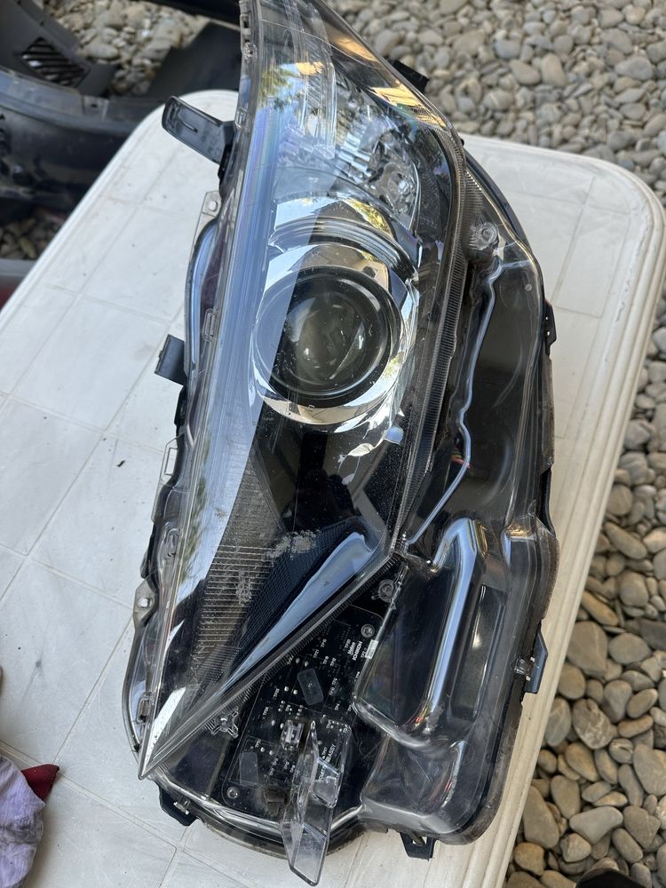 Far stânga toyota auris.cod:81150-02k30