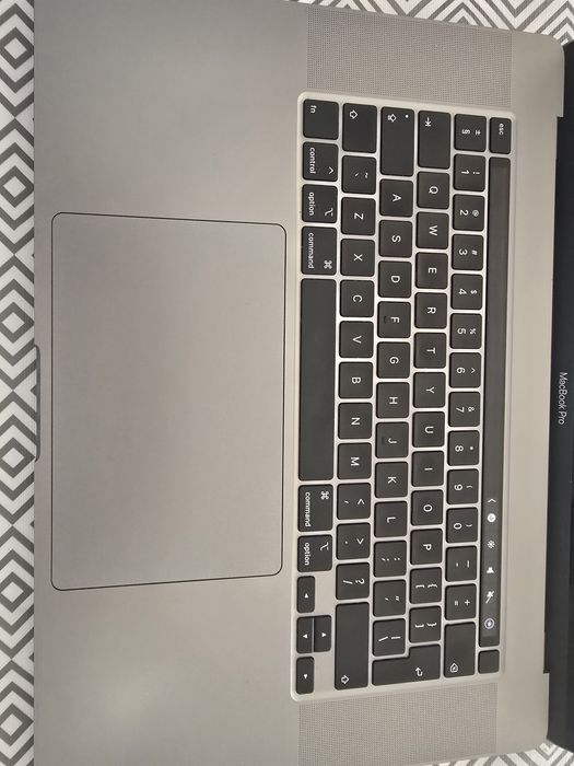 Macbook pro 2019 16inch i9
