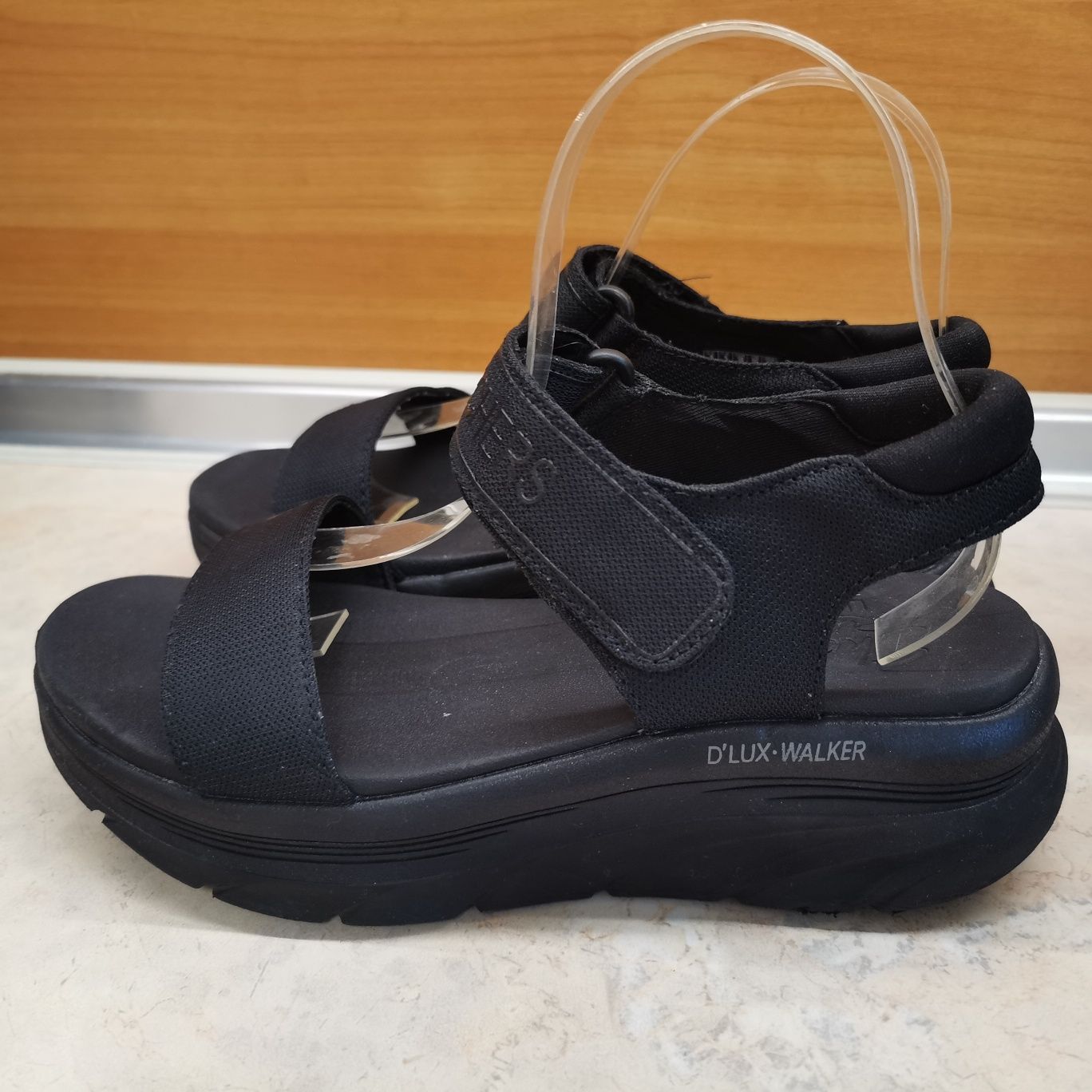 Skechers Relaxed Fit D'Lux Walker сандали 39