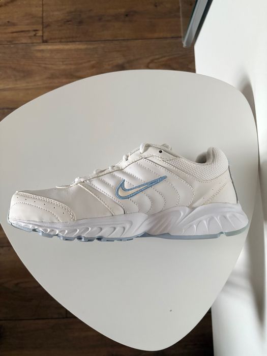 Дамски маратонки Nike