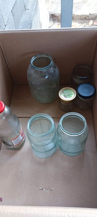 Отдам банки мкр Шугыла