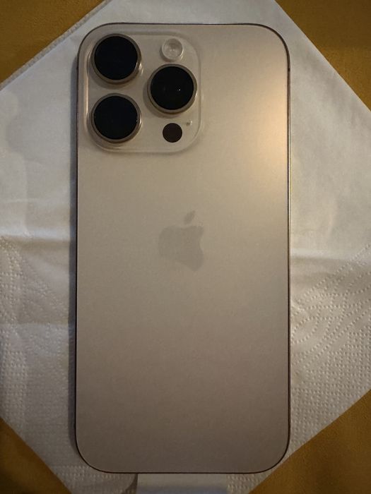 Vand iphone 16 pro nou
