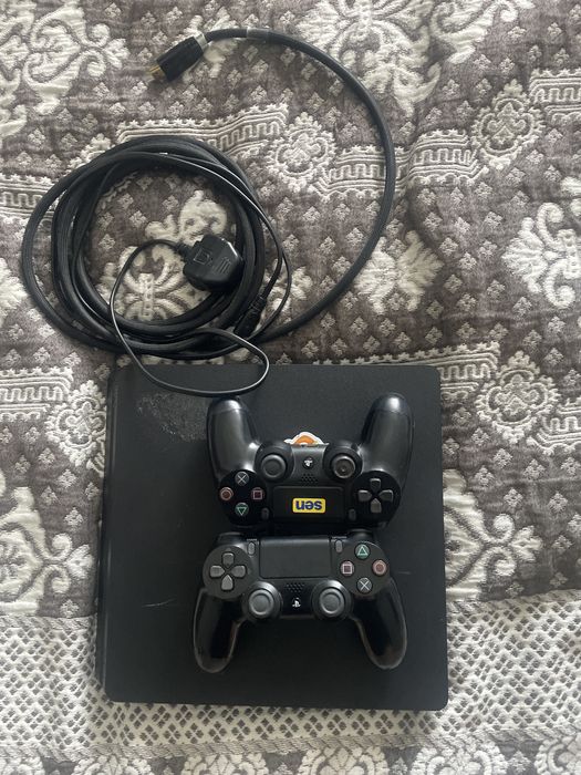 playstation 4 slim