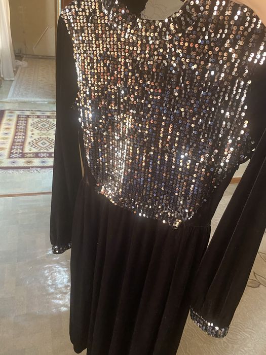 Бархат материалы көйлек сатылады, турецкий кигенде өте әдемі.