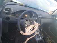 Volan cu comenzi grila ventiatie centrala SZL Grila ventilatie stg dr Schimbator selector viteze Panou butoane frana de mana PDC Start/Stop Panou butoane comenzi geamuri Cotiera cu suport pahare VW Passat B7 2010-2014
