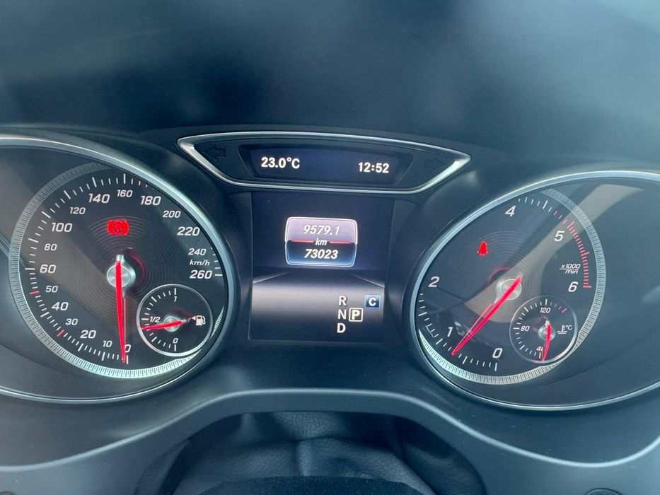 Vând ,Schimb. Mercedes GLA 200 , pachet AMG , 18 12 2019 ,73000