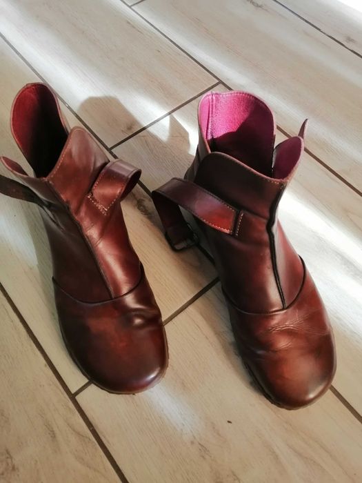 Ghete de dama 41