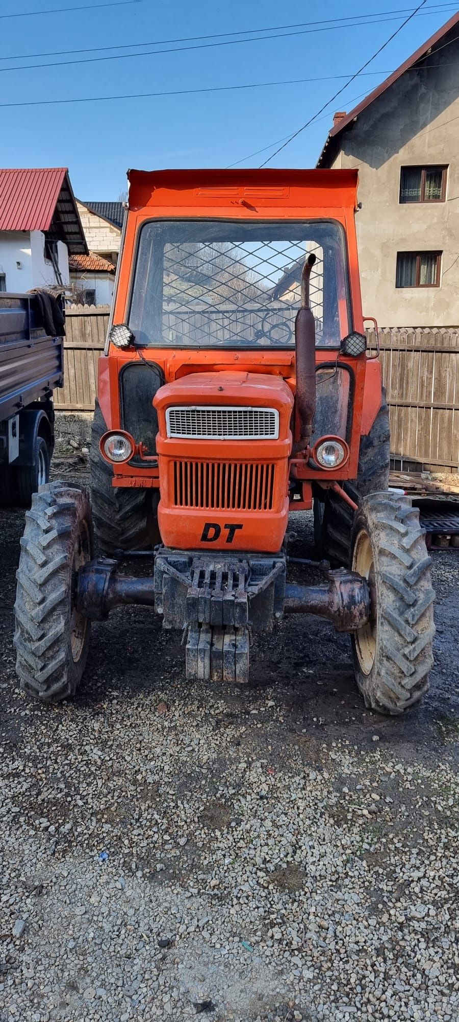 Vând tractor Fiat 640 DT