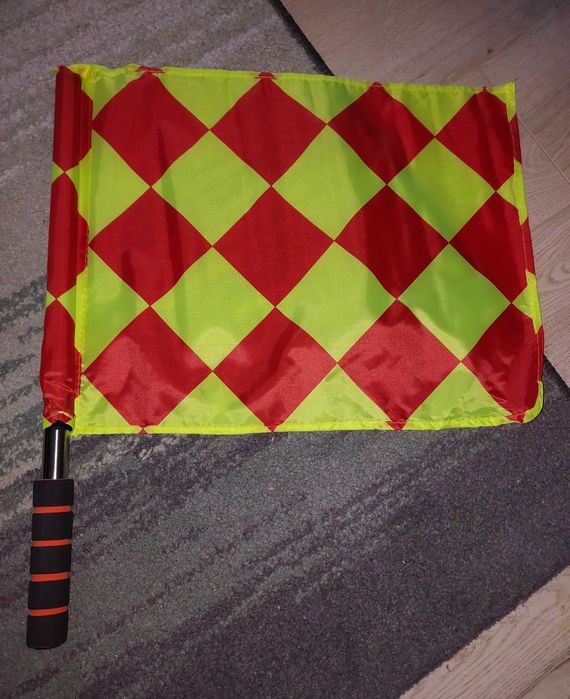 Ofer spre vânzare fanioane Quadro Line D