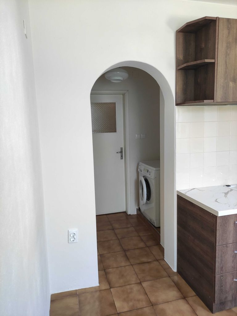 Дава се под наем Двустаен апартамент в Габрово, Бичкиня - 97 кв.м за 229.5 € - Снимка #5