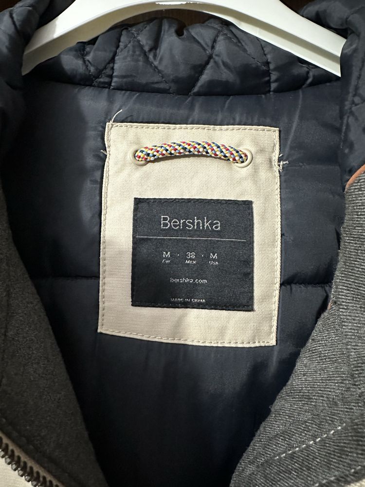 Geaca Bershka barbati marimea M