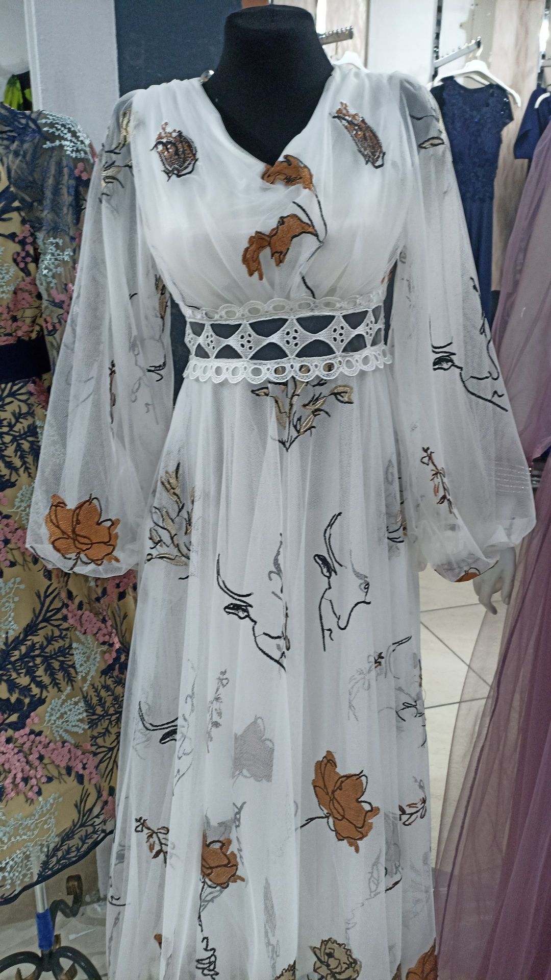 Продам очень красивоеплатье