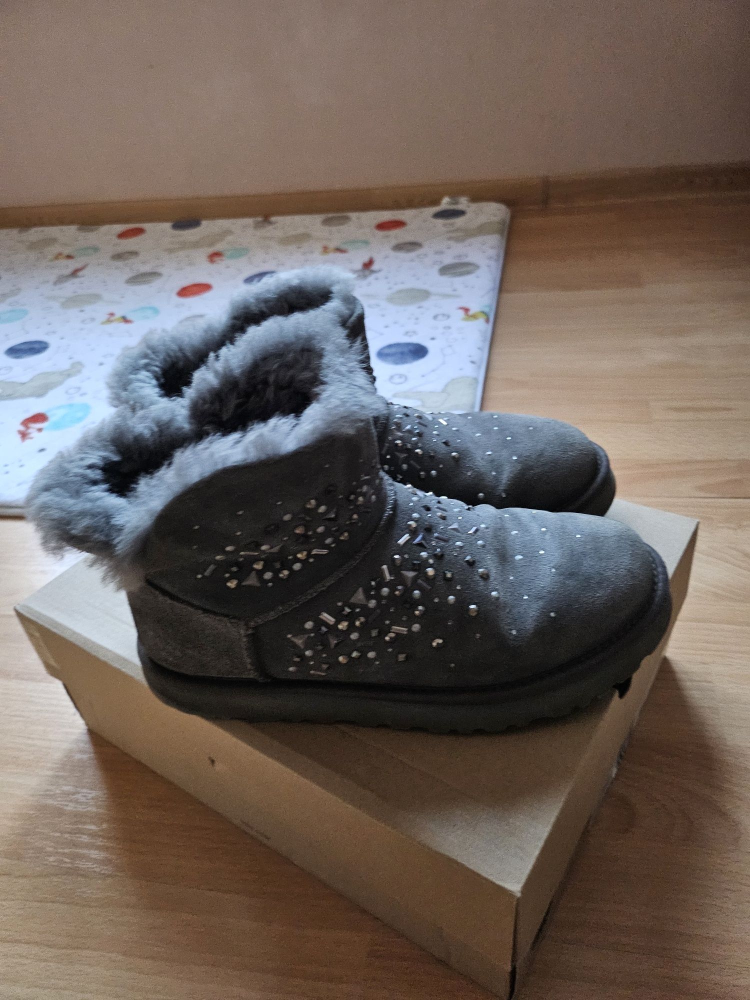 Дамски ботуши UGG