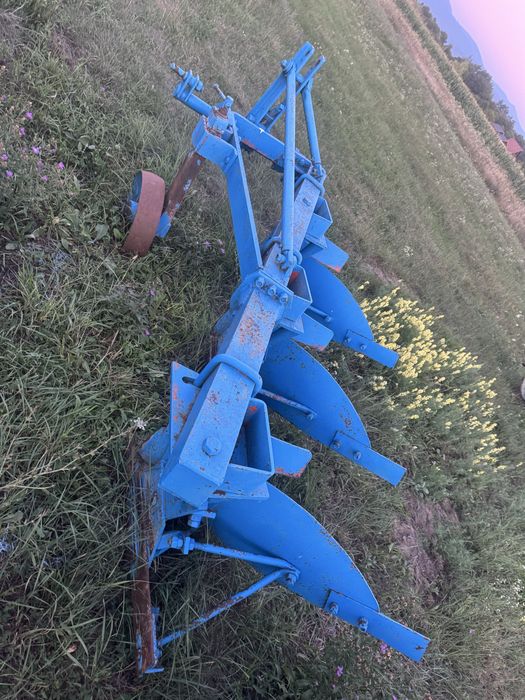 Vând utilaje după tractor