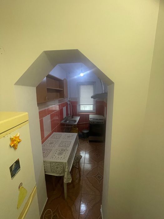 Vând apartament zona catanga Bloc j1 etaj 2!