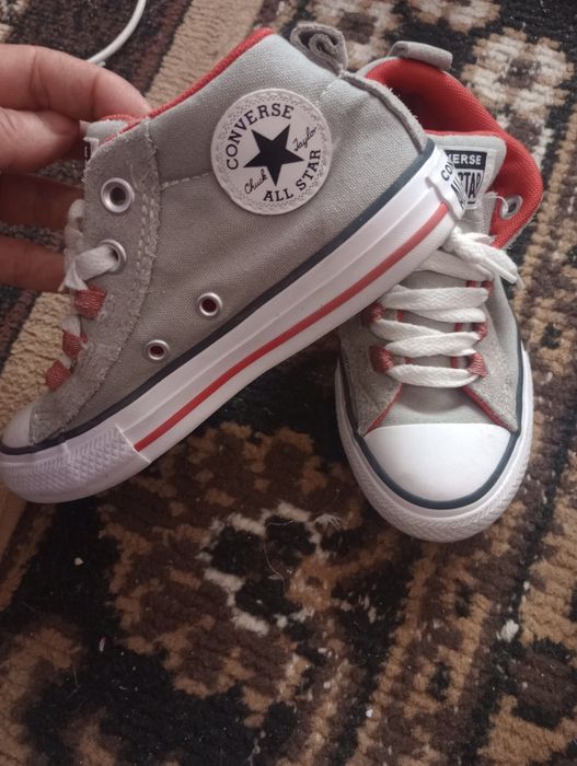 Converse all star.