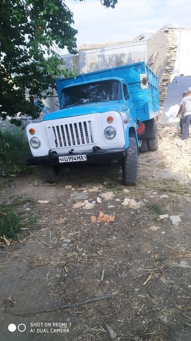 Gaz 53 srochna sotiladi