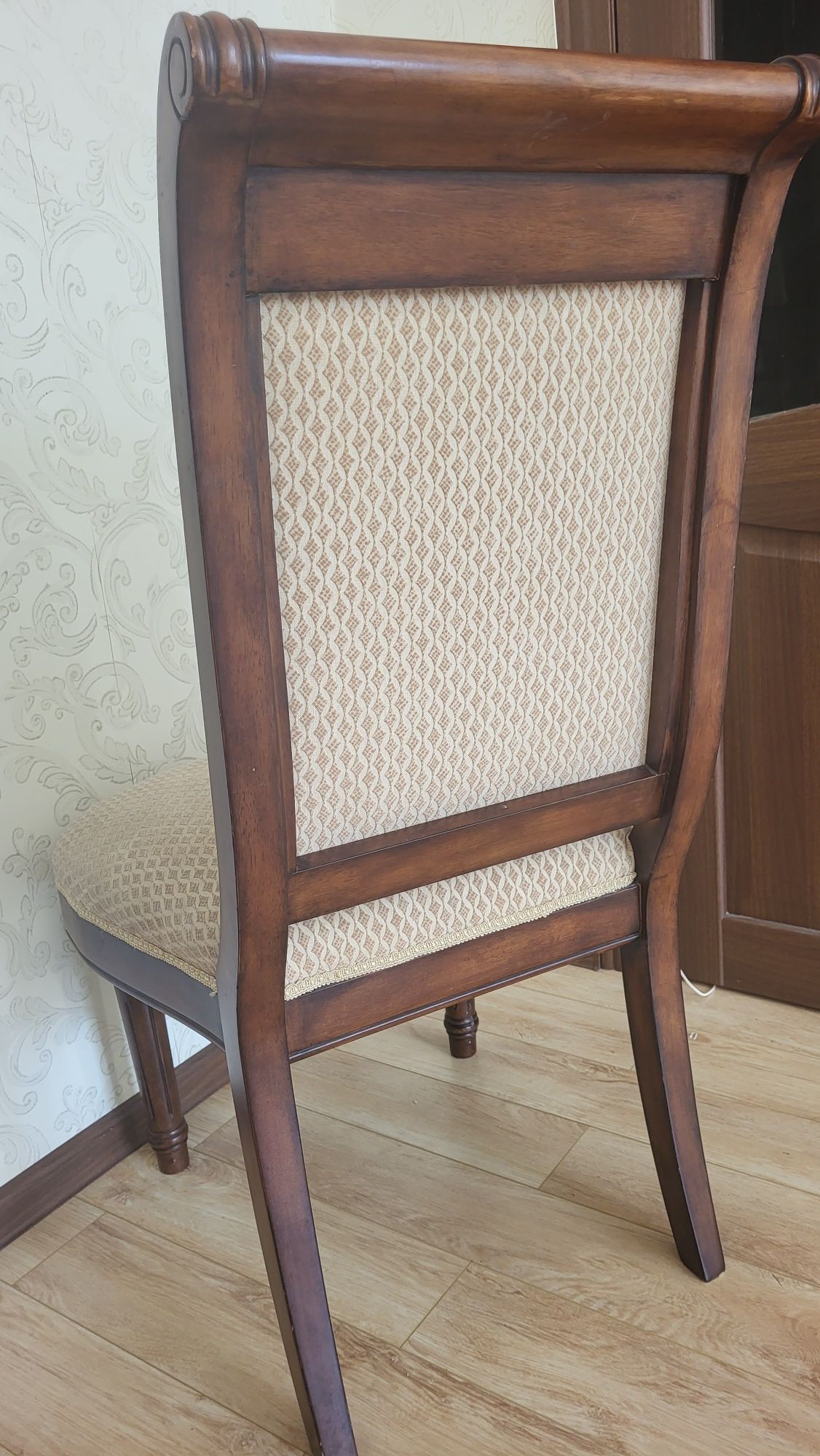 Стулья гостинной