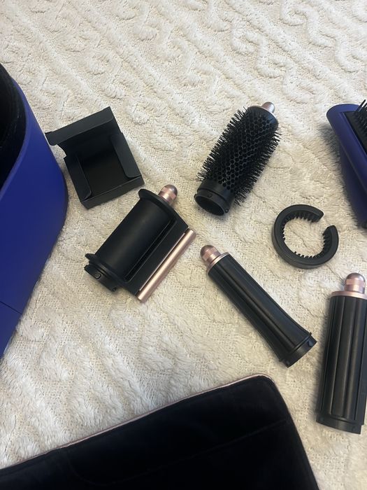 Продава се сешуар Dyson Aiwrap