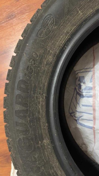 Зимние шины Yokohama   215/60 R17