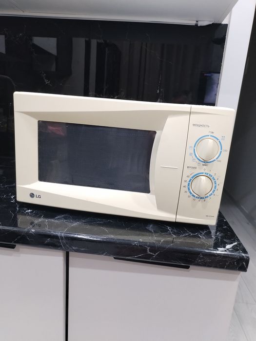 продам микроволновку LG