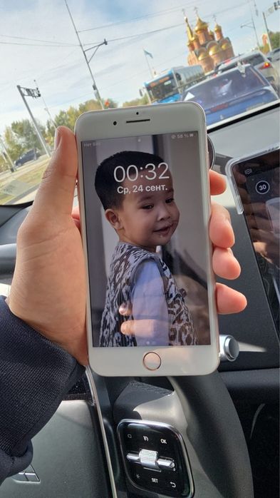 Айфон 7с плюс в идеальеом состоянии