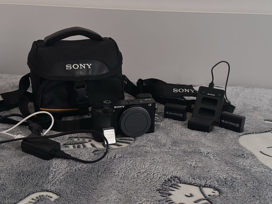Sony a6000 Като нов!